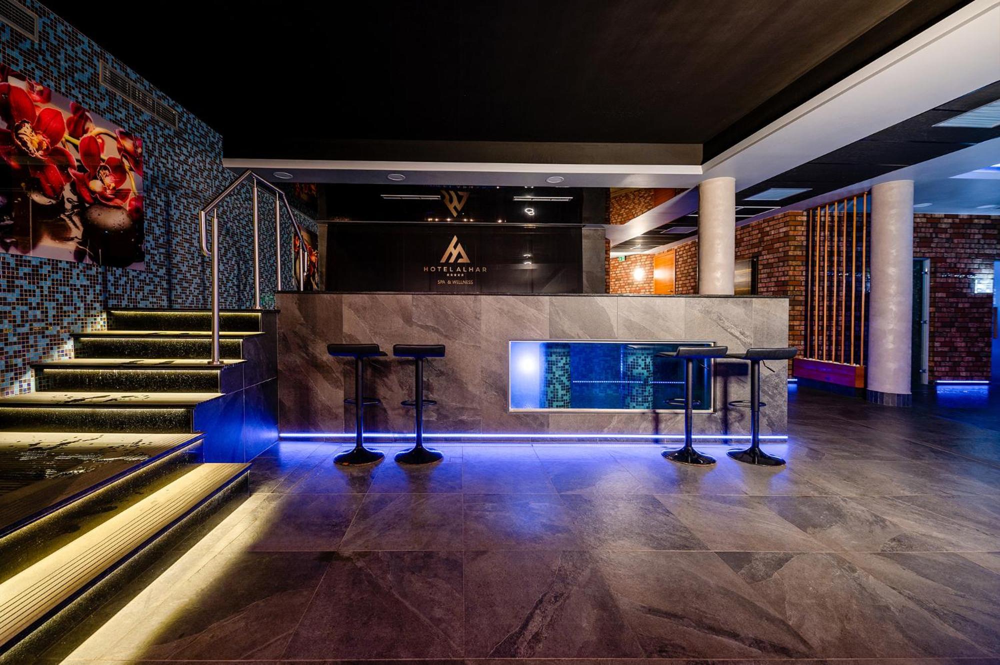 Hotel Alhar Люблінєц Екстер'єр фото