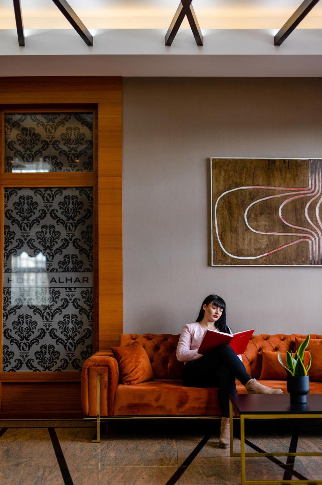 Hotel Alhar Люблінєц Екстер'єр фото