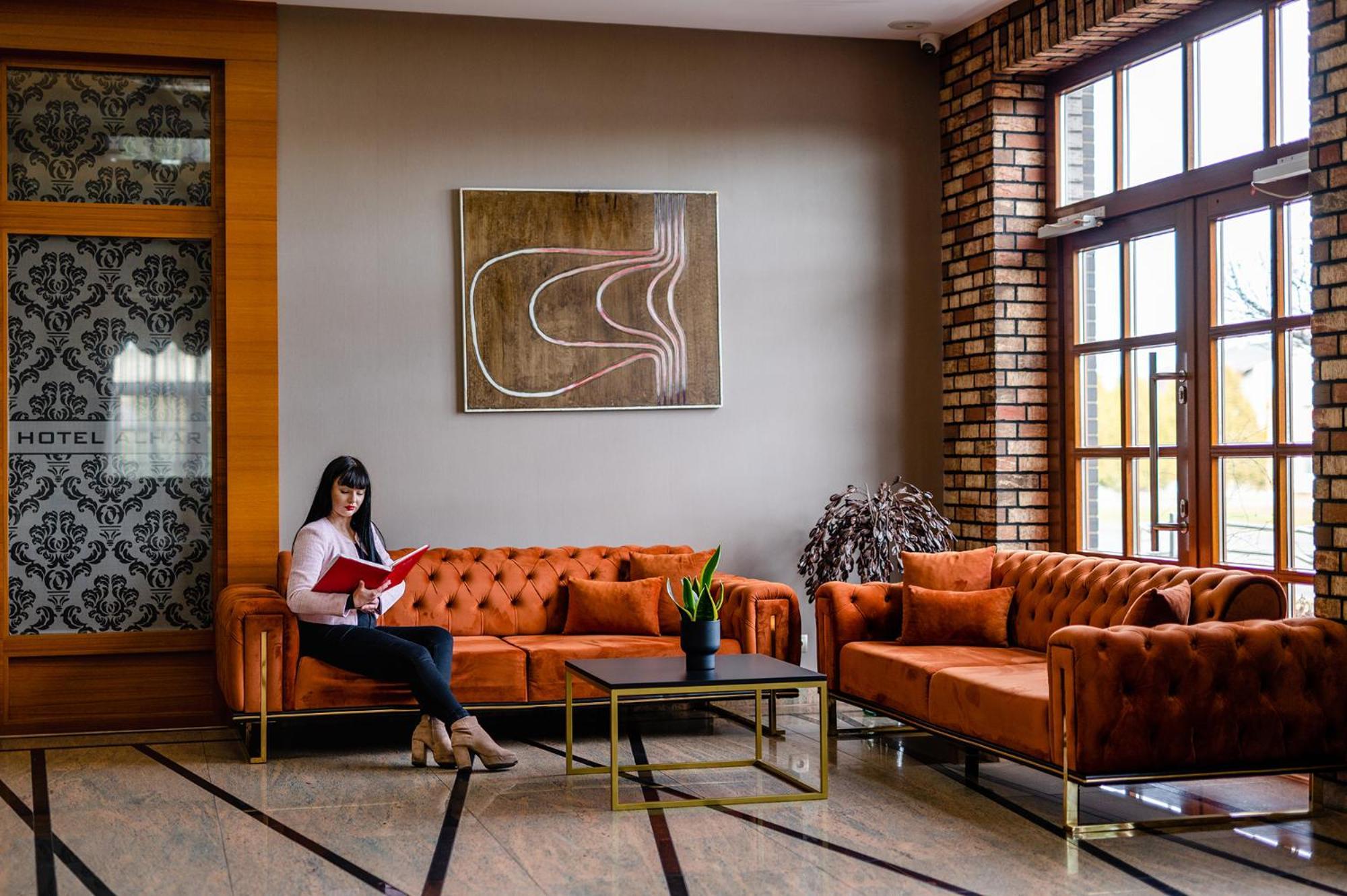 Hotel Alhar Люблінєц Екстер'єр фото