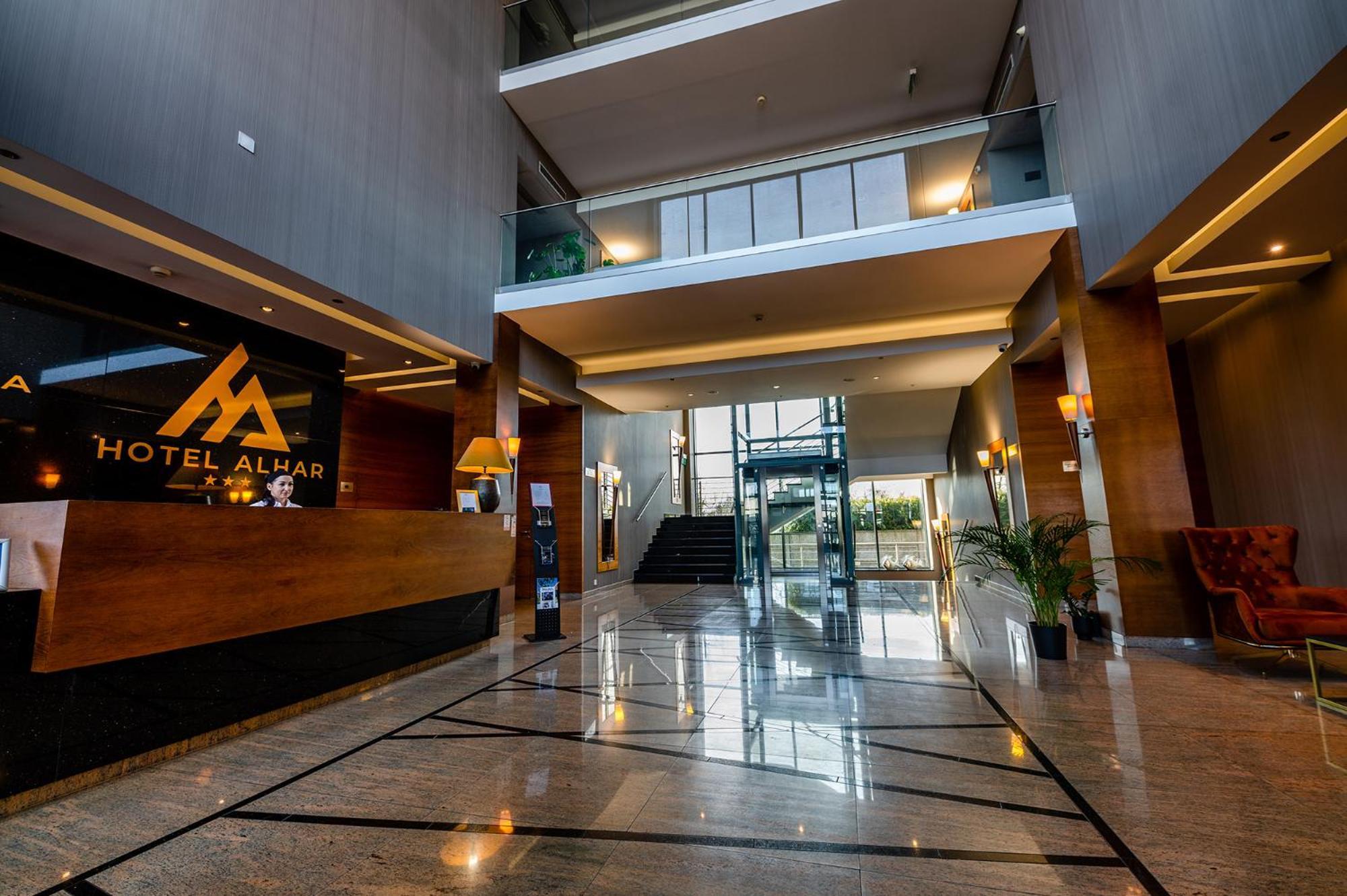 Hotel Alhar Люблінєц Екстер'єр фото
