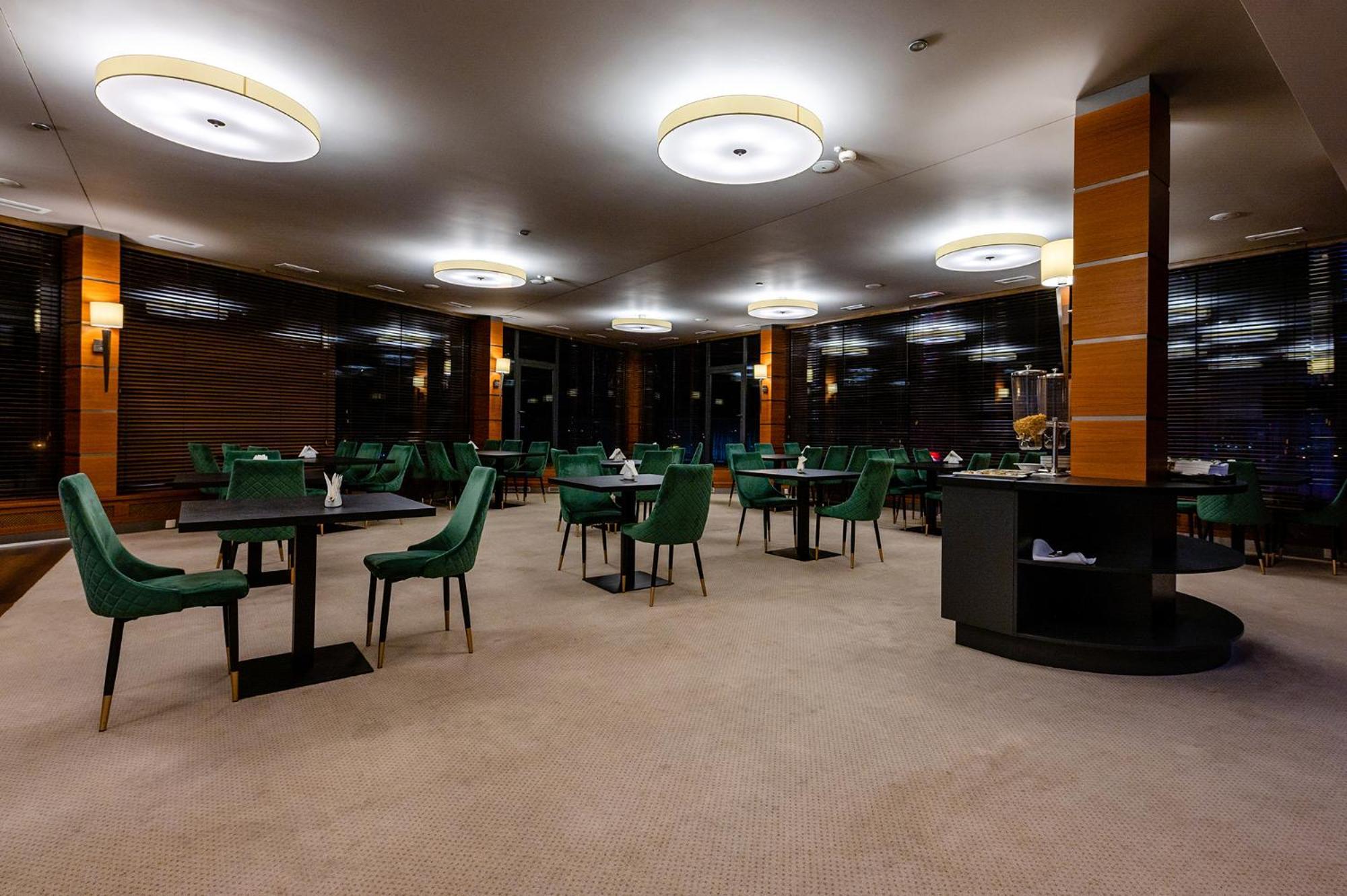 Hotel Alhar Люблінєц Екстер'єр фото