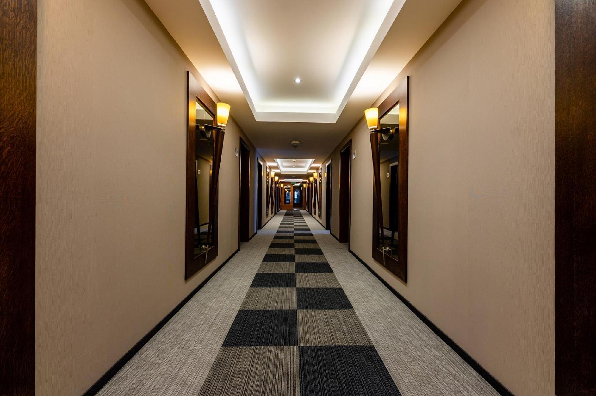 Hotel Alhar Люблінєц Екстер'єр фото